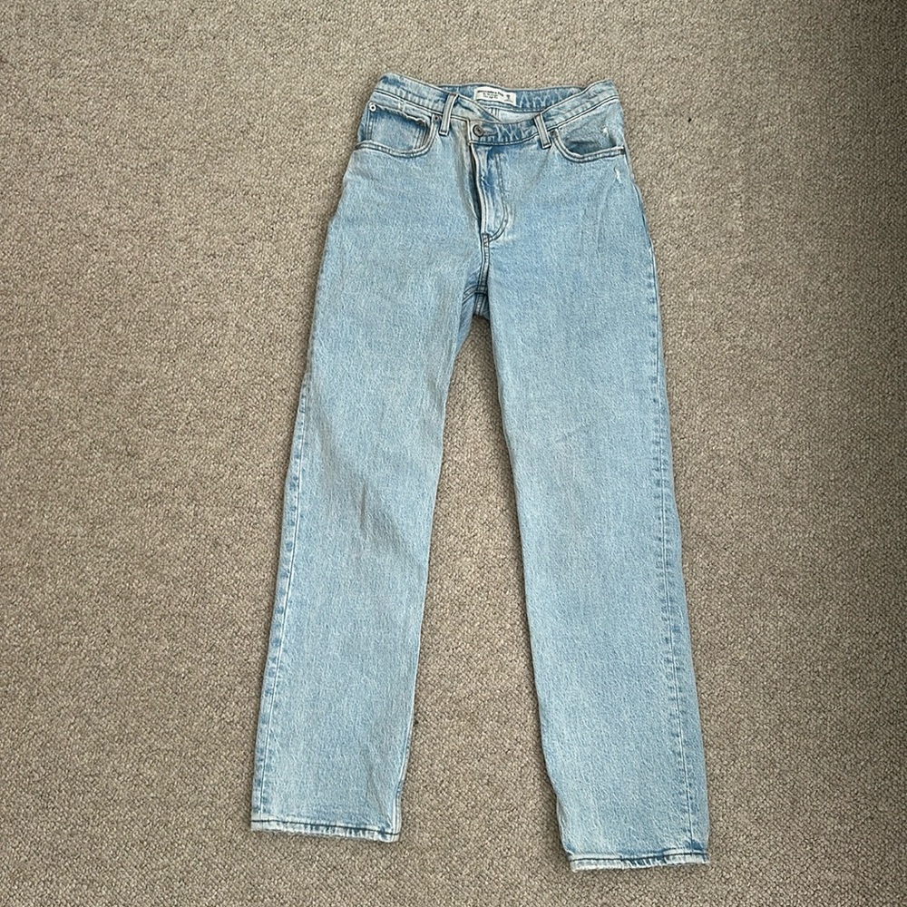 abercrombie - straight leg jeans size 26 (size 2)